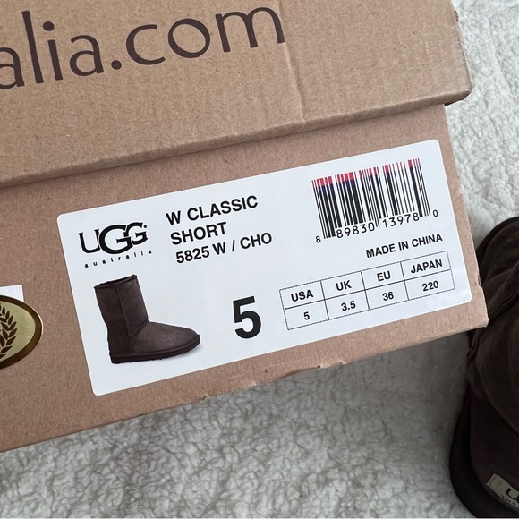 UGG Classic Short chocolate brown boots size 5 - Picture 6 of 6